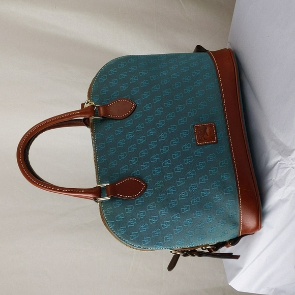 *SOLD* Dooney & Bourke Gretta Zip Zip Satchel - Picture 10 of 15